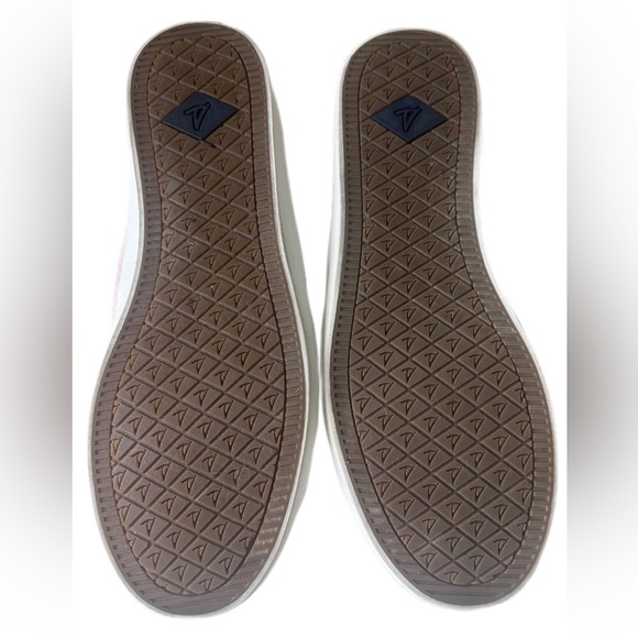 C- Sperry crest vibe Pink Plaid Sneakers size 9.5
Excellent condition - Picture 4 of 9